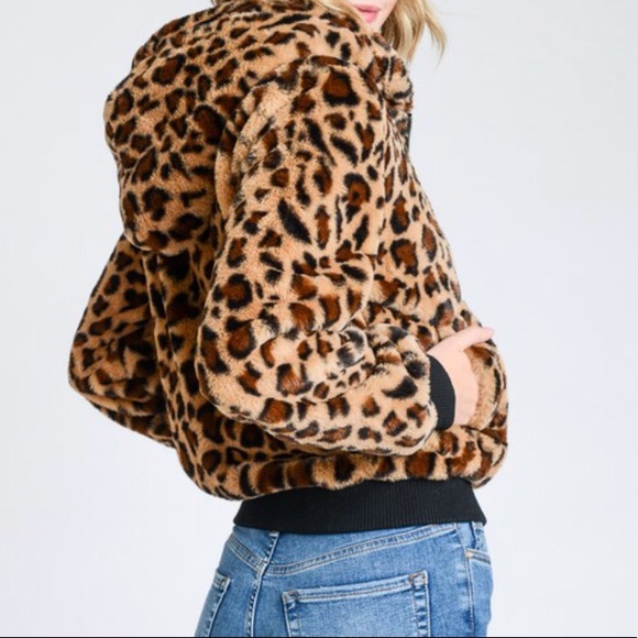 ❗️One Left❗️NWT Leopard Bomber Jacket - Picture 4 of 7